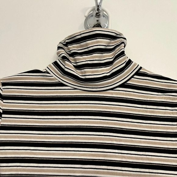 Striped ribbed turtleneck black tan white size small NWOT - Picture 9 of 10